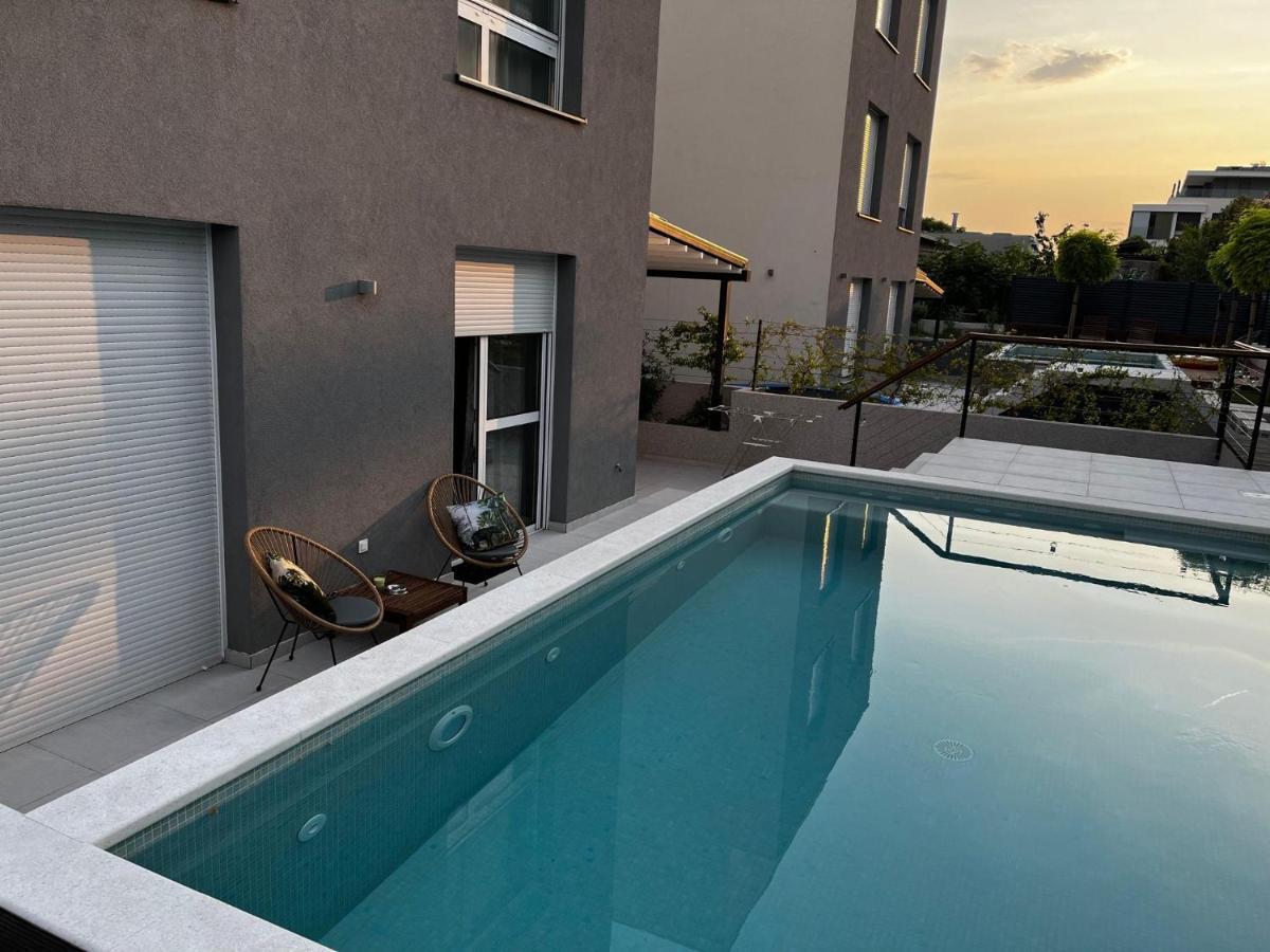 Cozy Seaside Apartment With Pool & Terrace Split Ngoại thất bức ảnh
